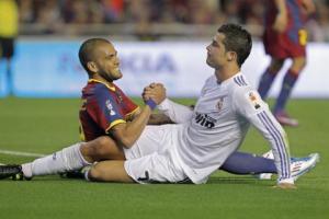 Ronaldo bị sao Barca cắm sừng?