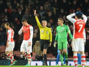 Arsenal khủng hoảng hàng công trước đại chiến với Southampton