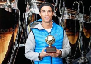 Ronaldo nhận giải cầu thủ ghi nhiều bàn thắng nhất năm 2013