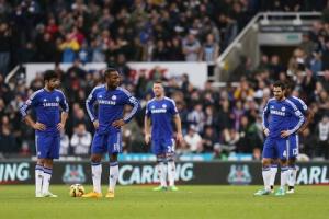 Chelsea thua đau, HLV Mourinho giải thích bằng lý do “ngớ ngẩn”