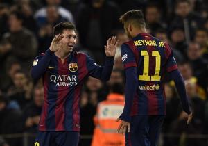 Hai bàn thắng giống nhau đến kỳ lạ của Lionel Messi