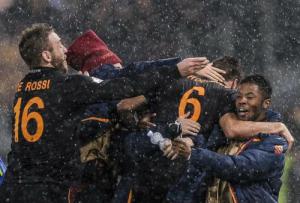 Gervinho lập cú đúp giúp Roma thắng nghẹt thở trước Napoli