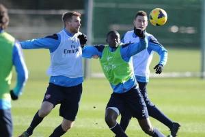 Bí mật vừa được hé lộ: Metesacker bị đồng đội đánh bầm mắt trước trận gặp Liverpool