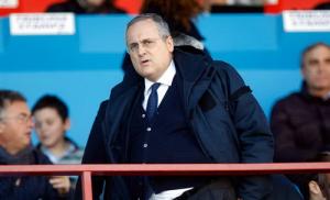 CĐV Lazio biểu tình chống Lotito: Con đại bàng bị xiềng xích