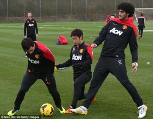 Fellaini chuẩn bị “tái xuất” trong màu áo M.U