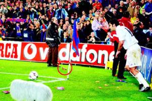 Barcelona gặp Real Madrid ở Chung kết: Máu, hận thù và đầu lợn