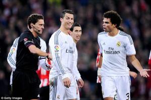 Y án treo giò 3 trận với Cristiano Ronaldo, Real không dám kháng án?