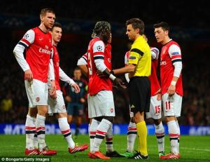 Arsenal – Sunderland: Quên Champions League đi!