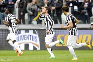 Hủy diệt Chievo, Juventus “đóng đinh” vào ngôi đầu