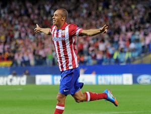 Miranda “phũ” MU để ở lại Atletico Madrid