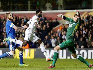 Tottenham thắng ngược để đi tiếp ở Europa League