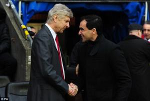 Arsenal có biến: Martinez lên thay Wenger?