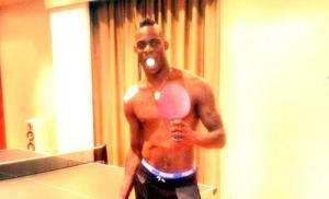 Đến lúc ngắt mạng rồi, Balotelli!