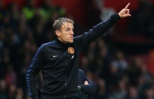 Phil Neville: Man Utd thảm hại ngoài dự tính