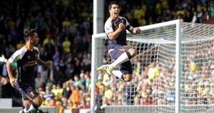 Luis Suarez & 100 trận ở Premier League: Tại sao người tiền nhiệm Torres không thể bằng anh?