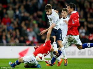 Adam Lallana: Mảnh ghép hoàn hảo cho Man Utd, Liverpool hay Chelsea?