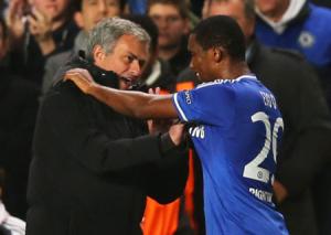 Samuel Eto’o “chê” thầy Mourinho bị .... mất trí