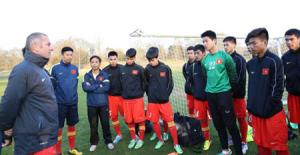 U19 Việt Nam tập huấn châu Âu: Màn “chào hàng” thất bại của bầu Đức
