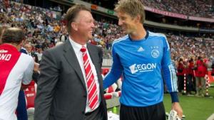 Van der Sar đánh giá Van Gaal trên tài Sir Alex