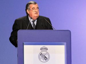 Real Madrid nhúng tay vào vụ FIFA trừng phạt Barca?