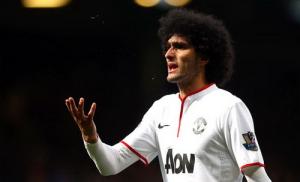 Man Utd tính bán gấp Fellaini với giá bèo