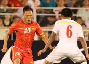 Bố mẹ Quang Hùng khóc ngất khi con bán độ