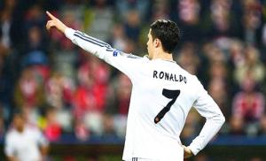 Người hùng Cristiano Ronaldo: Khi lịch sử đã nằm dưới đôi chân