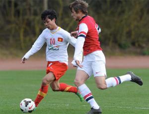 U19 Việt Nam: Ta tiến bộ và người cũng không giẫm chân tại chỗ