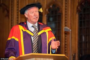 Sir Alex Ferguson: Quên Man Utd, say mê Havard