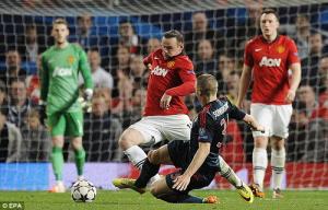 Wayne Rooney đã diễn kịch hay đau thật?