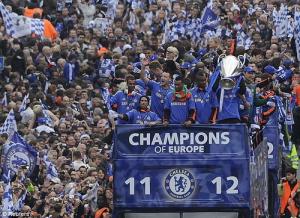 Chelsea lên trước kế hoạch ăn mừng
