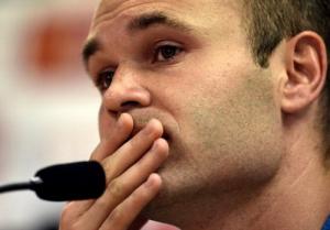 Iniesta đau đớn thừa nhận Barcelona đã vào bước đường cùng