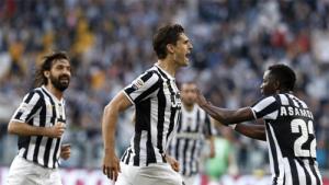 Juventus áp sát chức vô địch Serie A