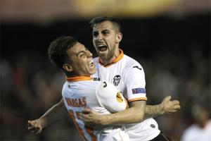 Valencia làm nên lịch sử, Juventus thẳng tiến ở Europa League