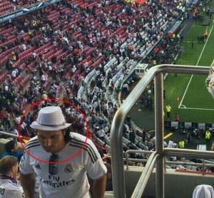 Phát hiện Messi mặc áo ..... Real cổ vũ Ronaldo