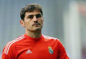 Cựu chủ tịch Real Madrid lên tiếng ủng hộ Casillas