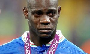 Những gã trai hư của World Cup 2014: Từ Suarez đến Balotelli