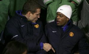 Vidic và Evra suýt choảng nhau sau trận thua Liverpool