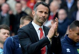 Ryan Giggs ca ngợi Louis Van Gaal