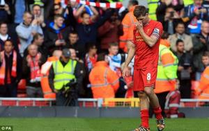 Steven Gerrard đau đớn tột cùng sau khi Liverpool lại lỡ hẹn với danh hiệu Premier League