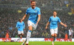 Edin Dzeko ghi 5 bàn trong 3 trận gần nhất: Dzeko không chỉ là cột đèn đường