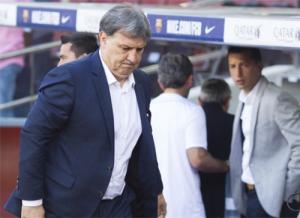 Martino tự nhận không xứng đáng ở lại Barca