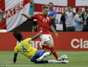 Luke Shaw từng tuyên bố sẽ gia nhập MU hồi cuối mùa giải