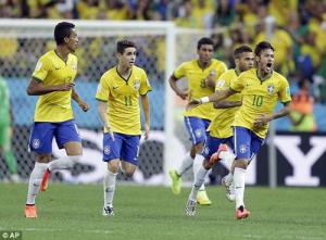 Neymar toả sáng, Brazil thắng may (nhưng to) trong ngày ra quân