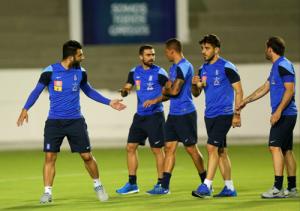 Cầu thủ Hy Lạp xích mích, loạn đả trên sân tập