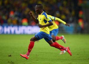 Valencia đen đủi rực sáng, Ecuador đả bại Honduras