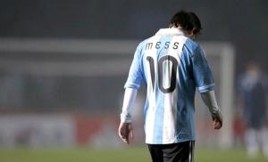 Người Argentina ghét Messi, tại sao?