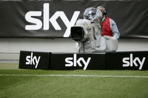Premier League lập kỷ lục về doanh thu