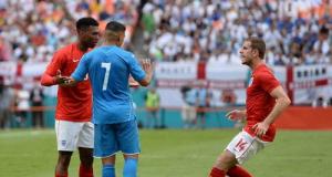 Steven Gerrard chỉ trích trọng tài sau trận giao hữu bạo lực