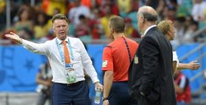 Louis Van Gaal tố cáo FIFA chơi mưu hèn kế bẩn